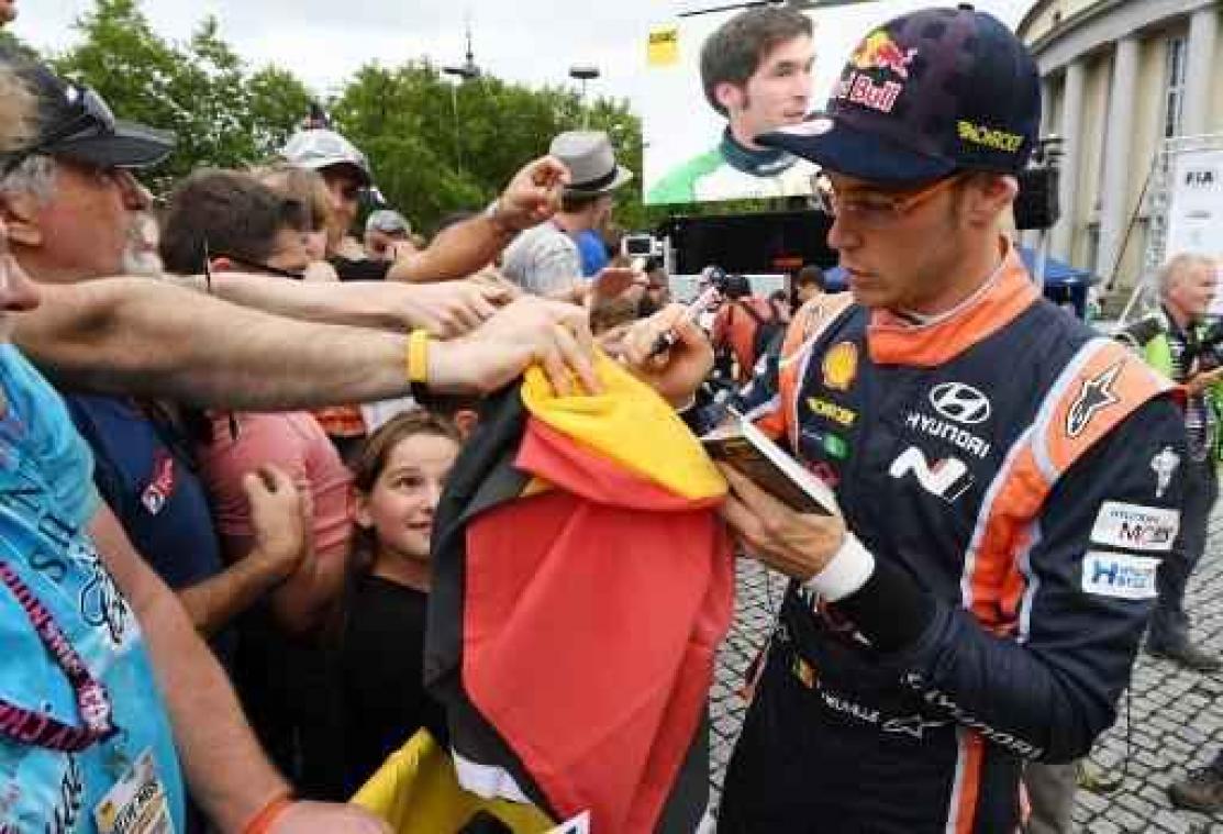 Rally van Duitsland - Kopecky wint superspecial, Neuville pas negende
