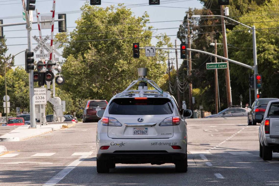 Passagiers raken gewond in zelfrijdende Google-auto