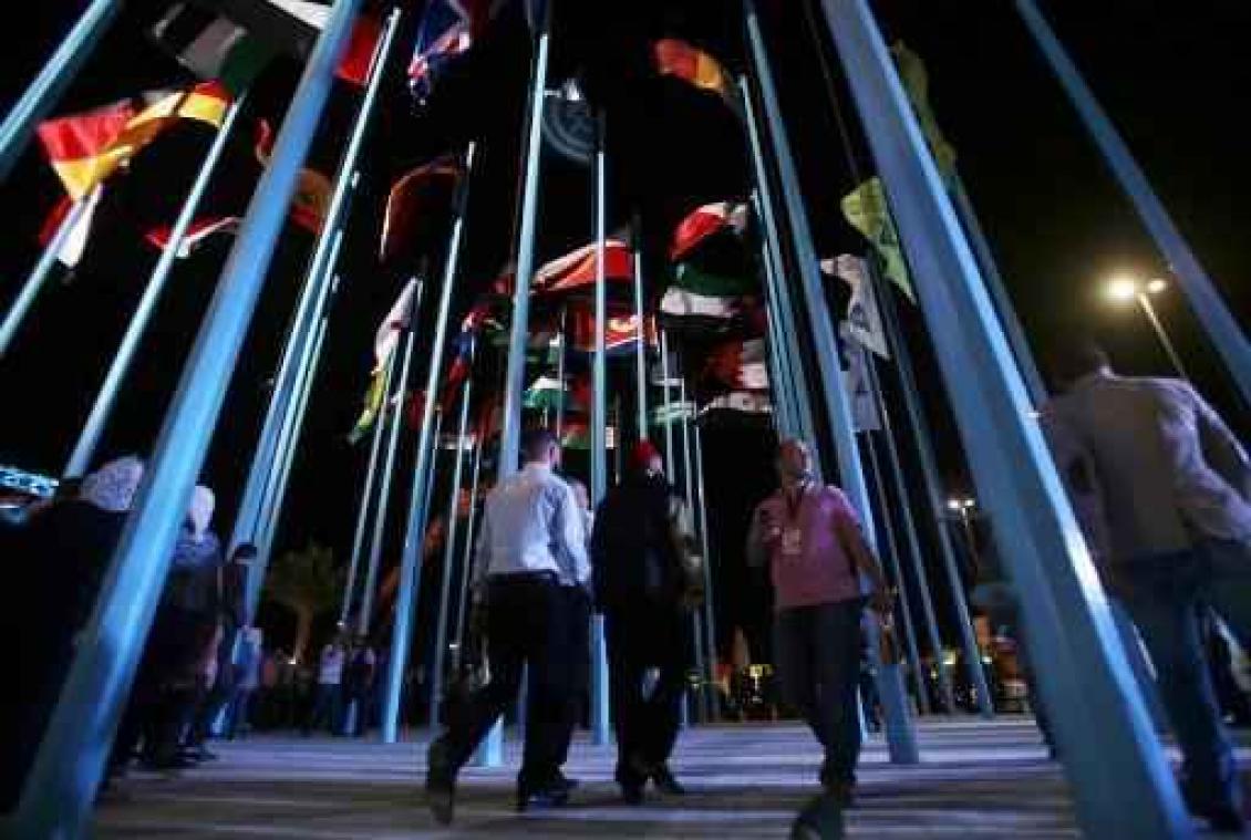 Zeker vier doden en elf gewonden bij raketinslag op handelsbeurs in Damascus