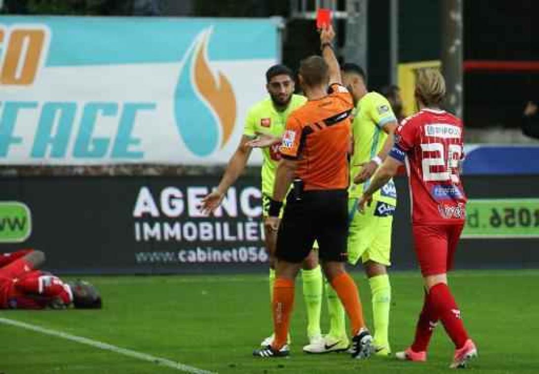 Samuel Gigot (AA Gent) gaat vrijuit na rode kaart