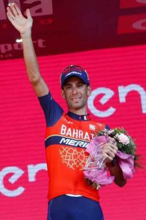 Vincenzo Nibali wint eerste bergrit, Chris Froome pakt leiderstrui in Vuelta