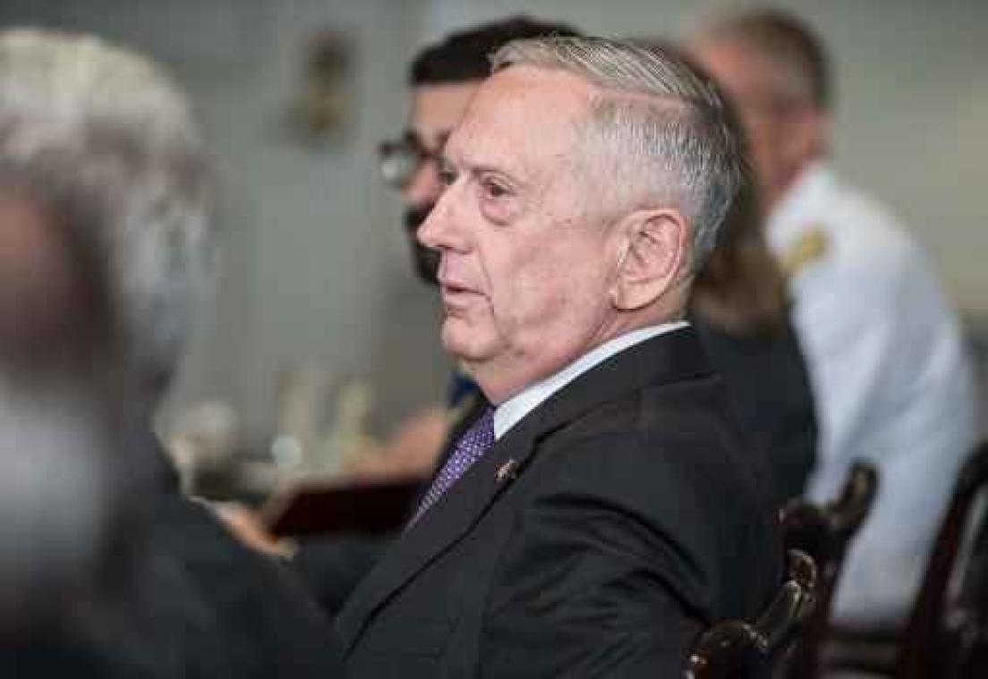 Amerikaanse minister van Defensie brengt verrassingsbezoek aan offensief in Tal Afar