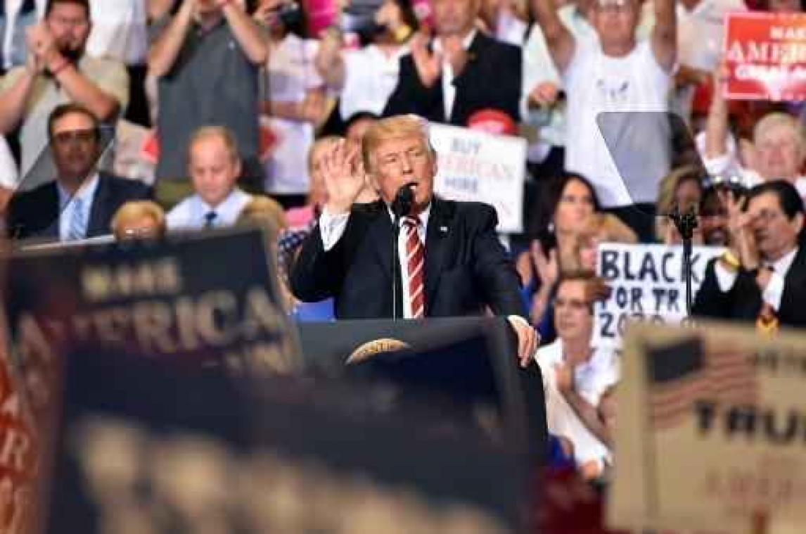Amerikaanse media geven haatgroepen een platform, meent Trump