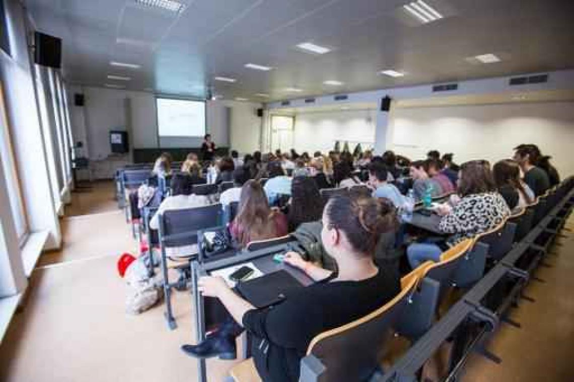 Hoger onderwijs gaat migranten tellen
