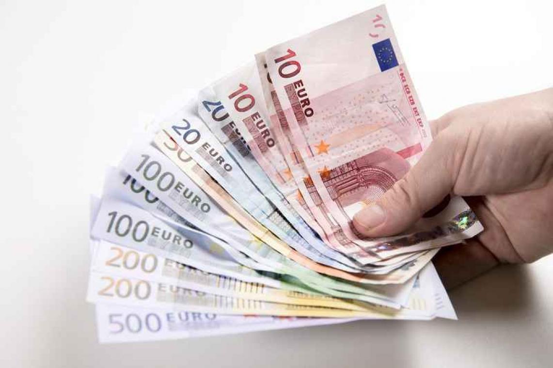 Buschauffeur brengt gevonden zak met geld braaf naar de politie