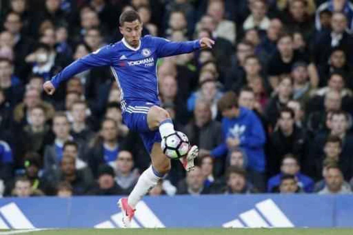 Belgen in het buitenland - Eden Hazard maakt rentree bij beloften van Chelsea