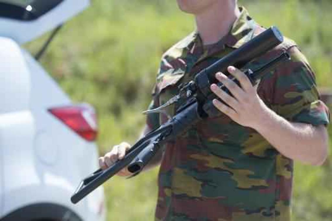 Militairen aangevallen in Brussel - OCAD herbevestigt dreigingsniveau 3