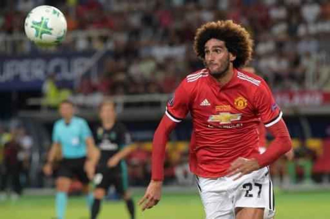 Belgen in het buitenland - Scorende Fellaini helpt Manchester United aan overwinning tegen Leicester City