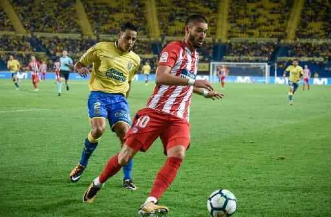 Belgen in het buitenland - Carrasco helpt Atlético aan ruime zege