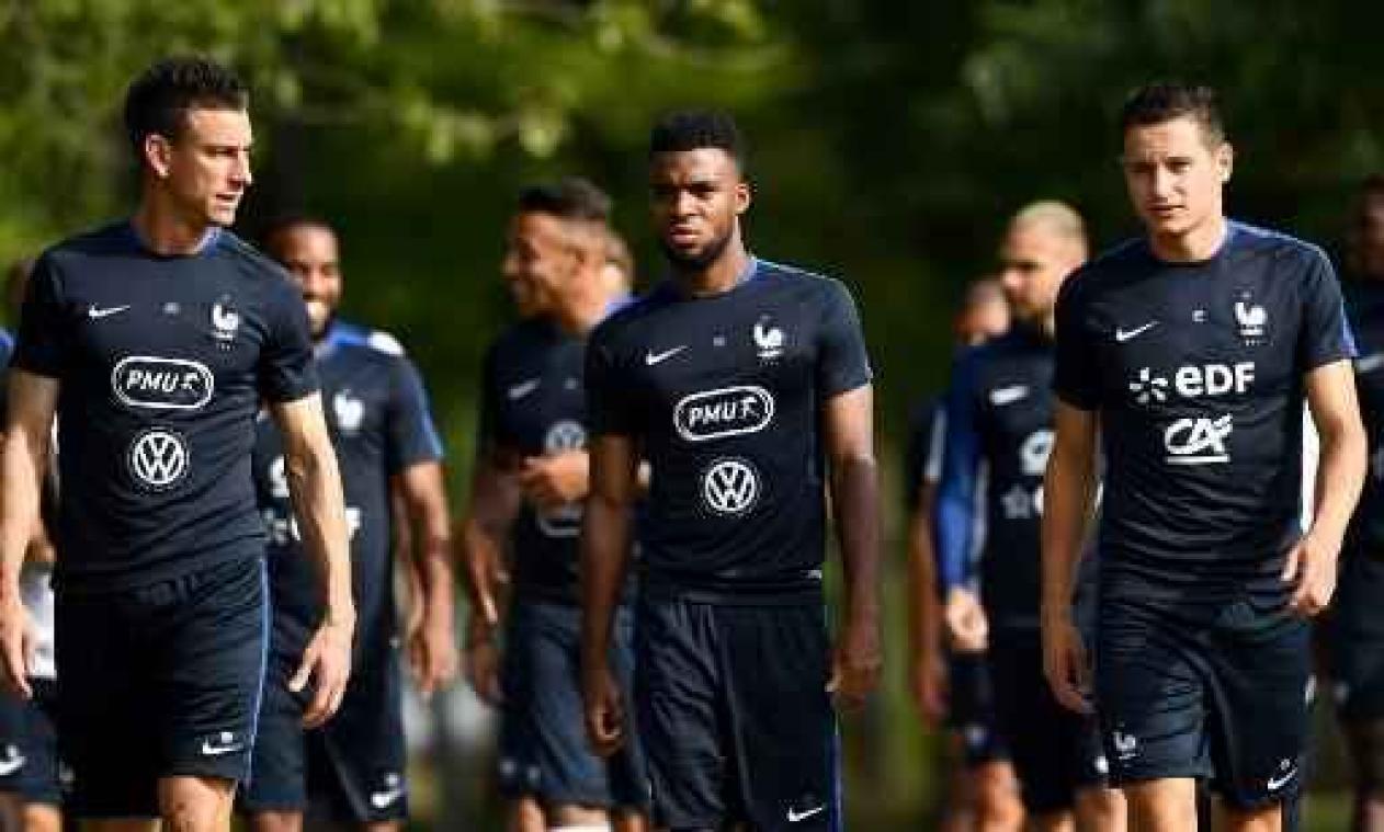 Rode Duivels - 1.600 toeschouwers zien 25 Rode Duivels trainen