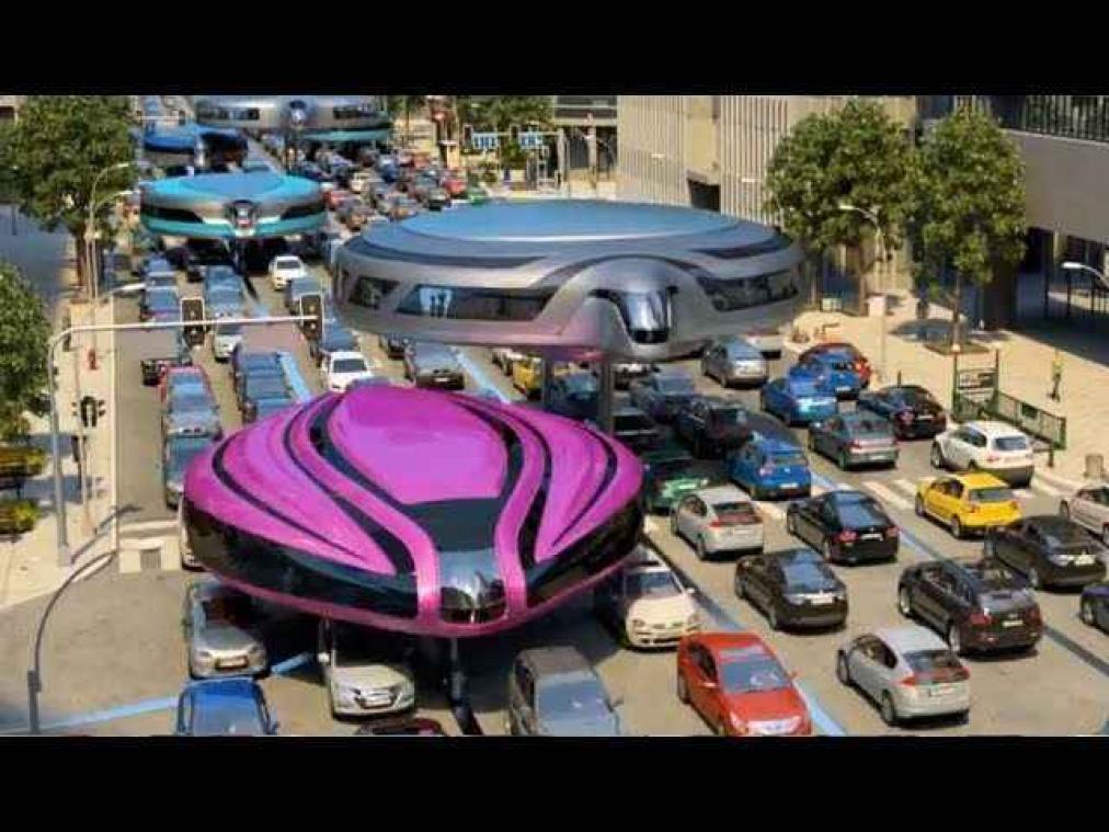 Rus verzint futuristische bus die geen plaats inneemt op de weg