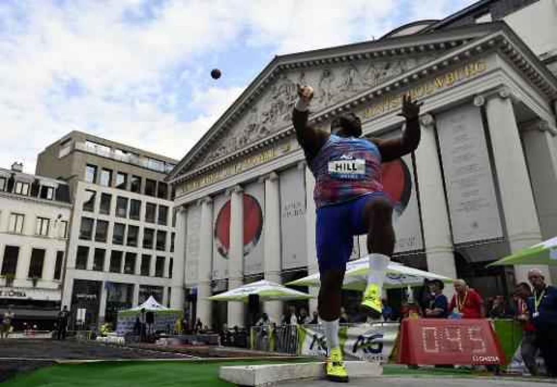 Memorial Van Damme - Amerikaan Darrell Hill verbetert op Muntplein meetingrecord kogelstoten