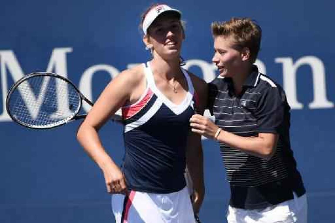 Elise Mertens overleeft eerste ronde wel in dubbelspel