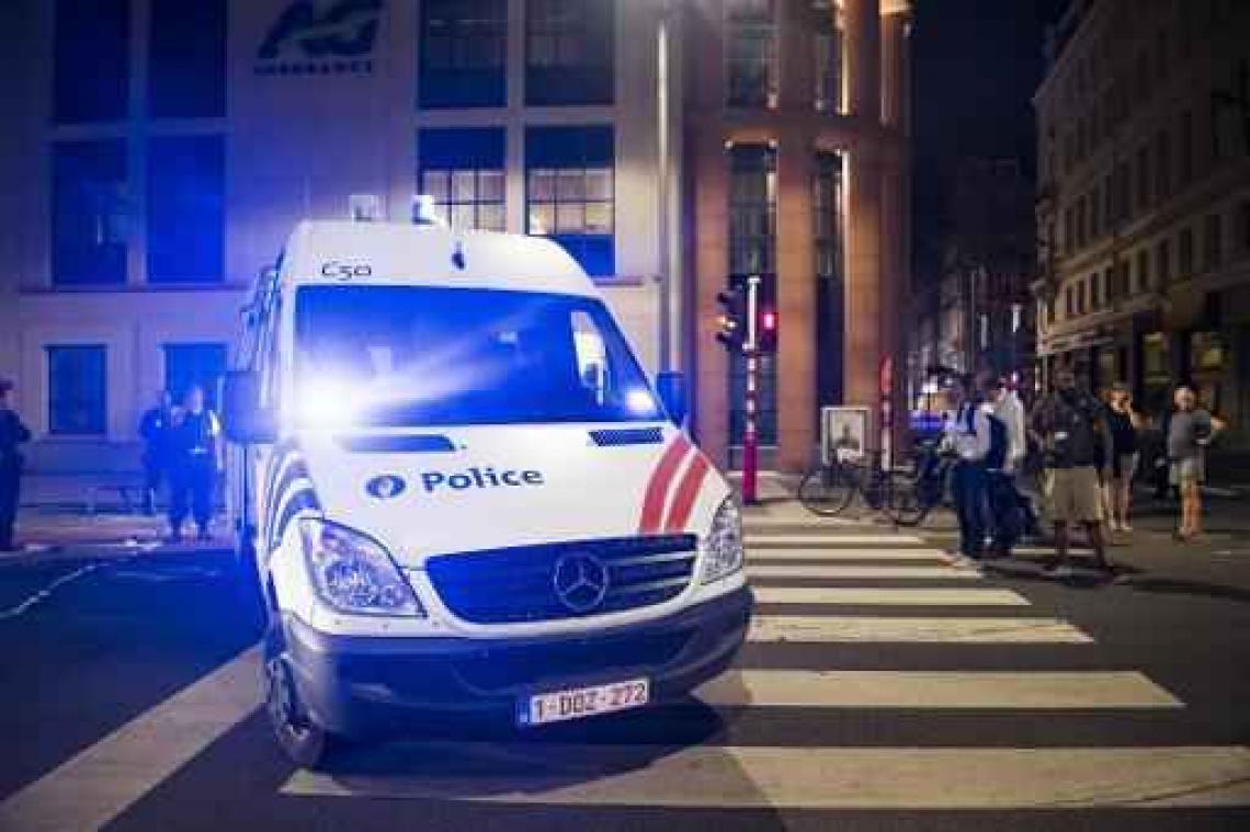 Voertuig crasht in Ukkel na politieachtervolging