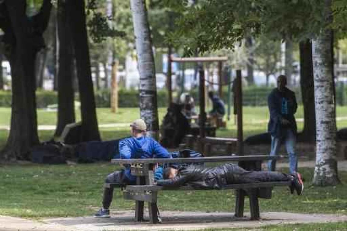 Luikse voetballers komen balletje trappen met vluchtelingen in Maximiliaanpark