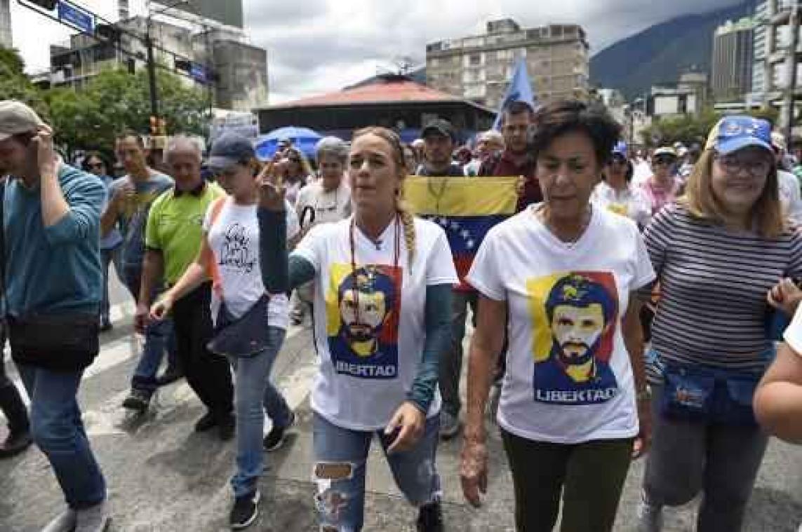 Caracas verhindert reis van echtgenote oppositieleider naar Europa
