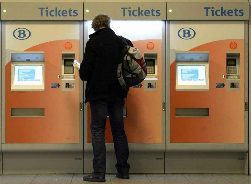 Loketten in 33 treinstations minder vaak open
