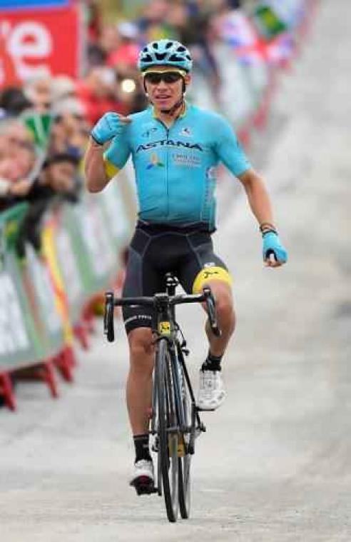 Miguel Angel Lopez rijdt solo naar tweede ritzege in Vuelta