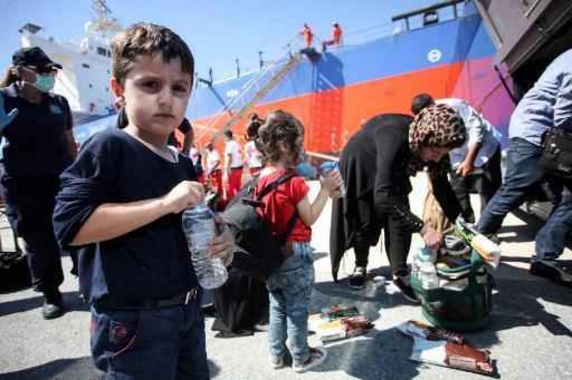 Vluchtelingencrisis - Griekse kustwacht redt 70 migranten voor kust van Kreta