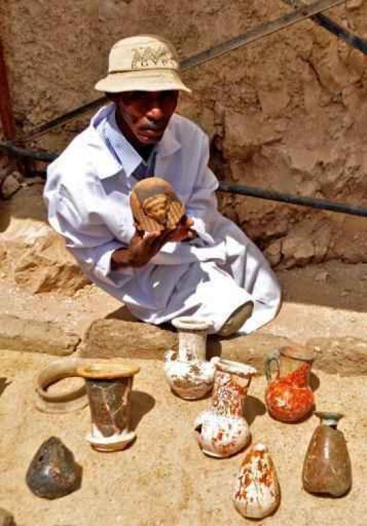 Egyptische archeologen ontdekken 3.500 jaar oud graf en mummies in Luxor