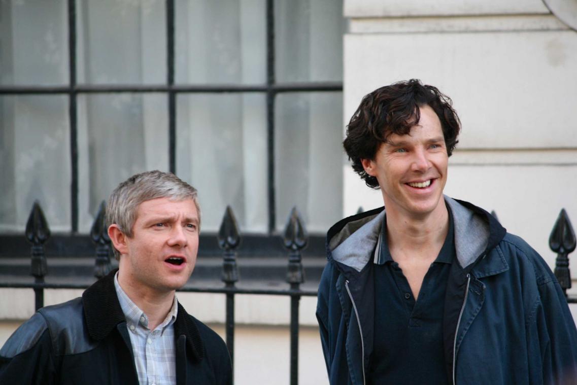 Steven Moffat licht tipje van de sluier over Sherlock special