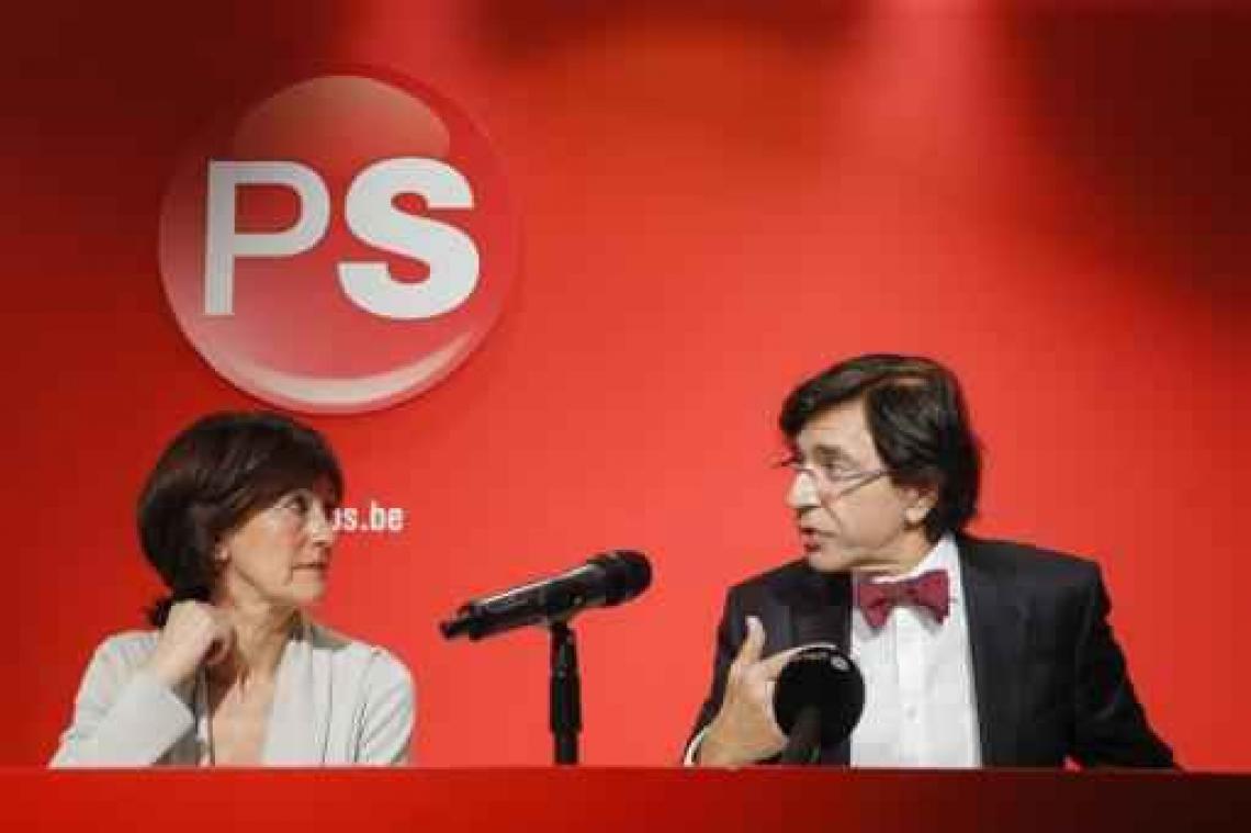 Di Rupo looft kwaliteiten Onkelinx en respecteert "persoonlijke keuze"