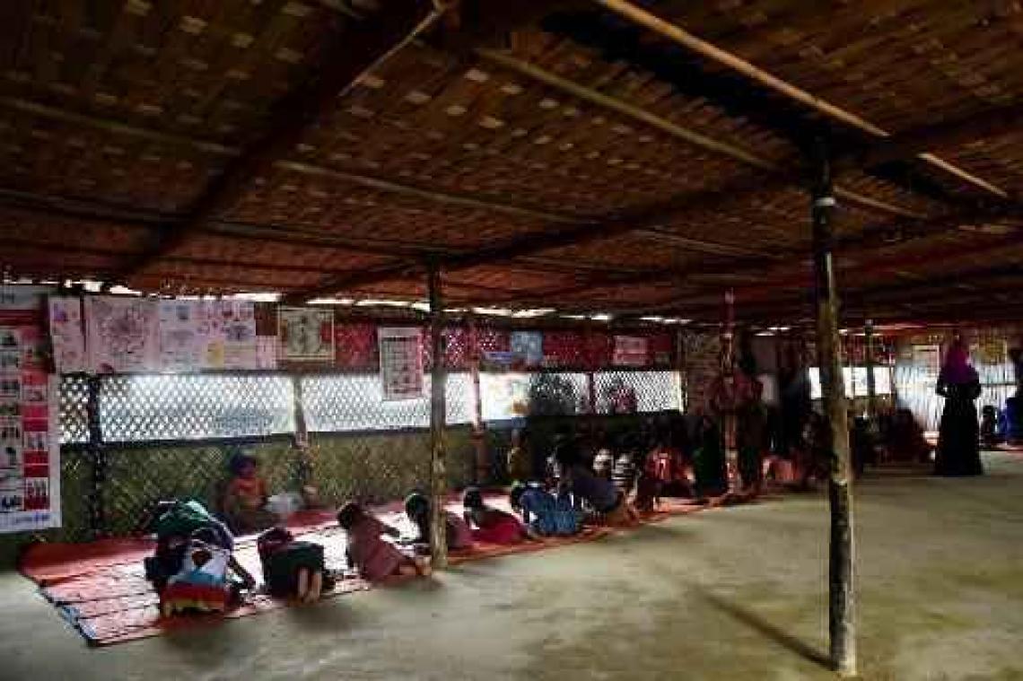 Noodhulp van Unicef voor Rohingya-kinderen onderweg naar Bangladesh