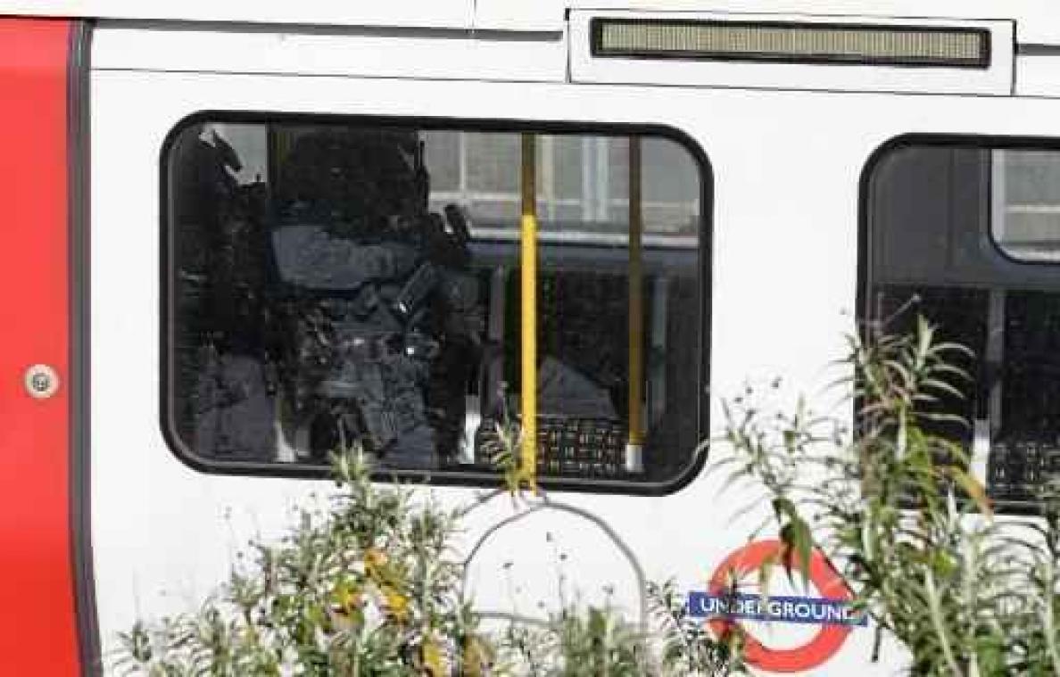 Ontploffing metro Londen - Ontmijningsdienst ter plaatse