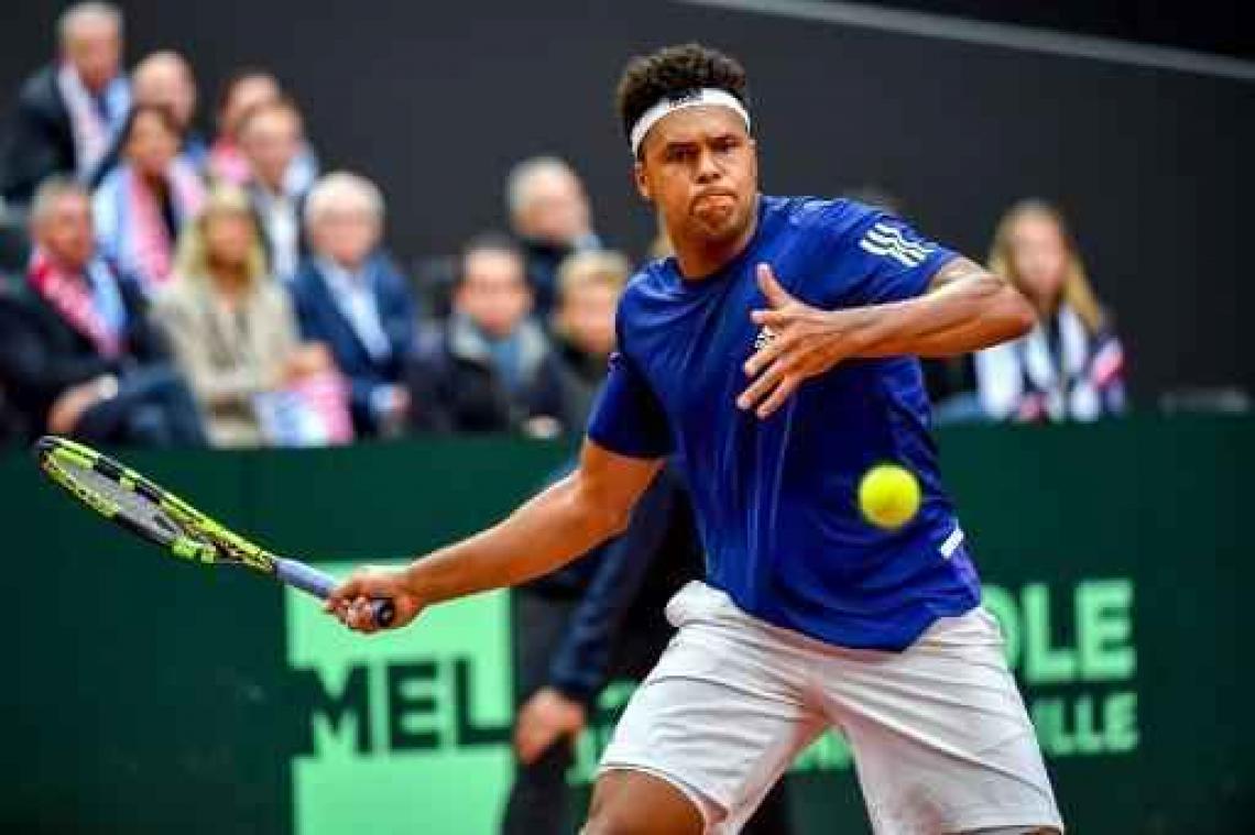 Servië en Frankrijk houden elkaar in evenwicht na eerste dag halve finale in Davis Cup