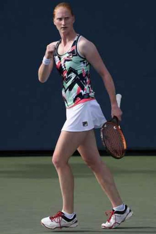 Alison Van Uytvanck stoomt door naar halve finales in Quebec