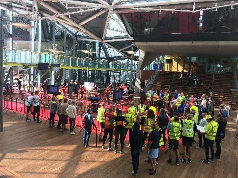 Antwerpse Justitie zamelt met 'Paleisrun' ruim 11.200 euro in voor goede doel