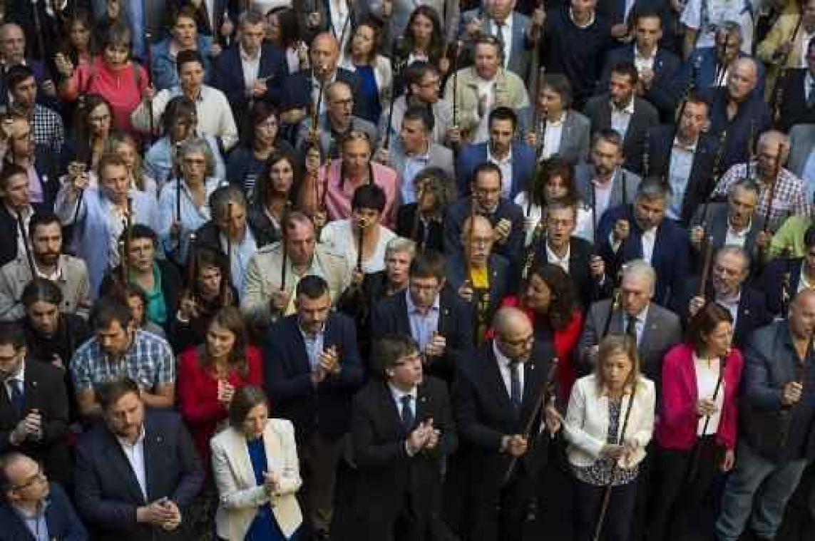 Optocht van meer dan 700 Catalaanse burgemeesters voor onafhankelijkheidsreferendum