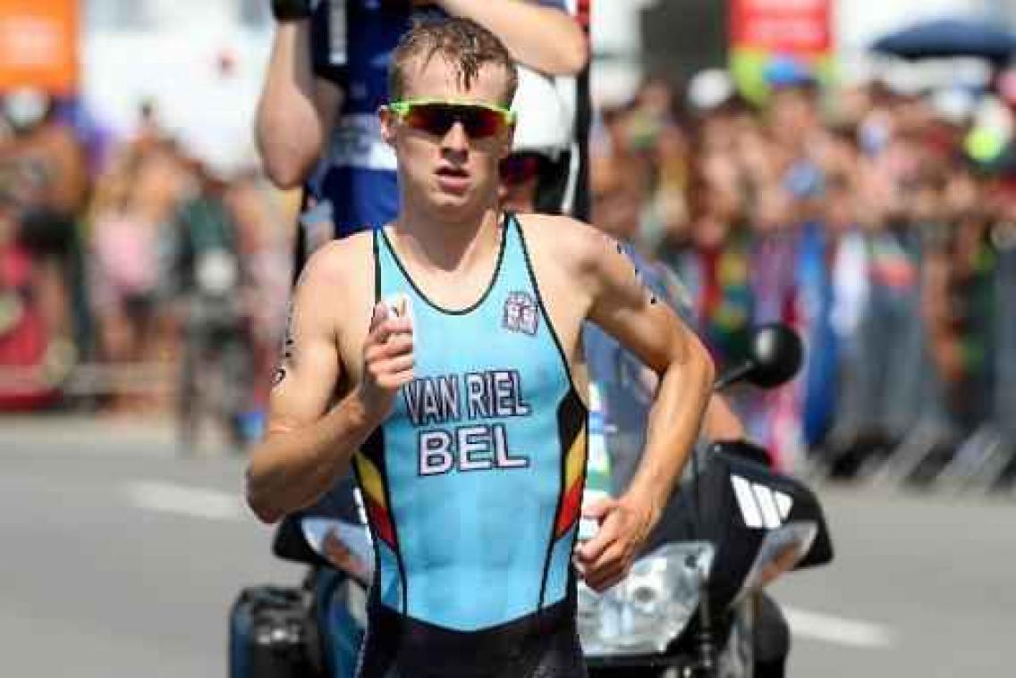 Spanjaard Mola verlengt wereldtitel triatlon, Fransman Luis wint finale