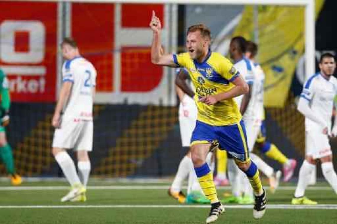 Jupiler Pro League - Invallers Bezus en Dussaut bezorgen STVV zege in Limburgse derby