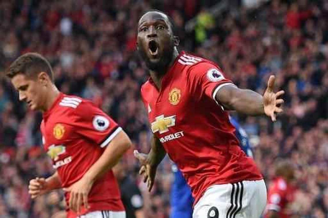 Belgen in het buitenland - Romelu Lukaku helpt Manchester United met assist en goal aan zege tegen ex-club Everton
