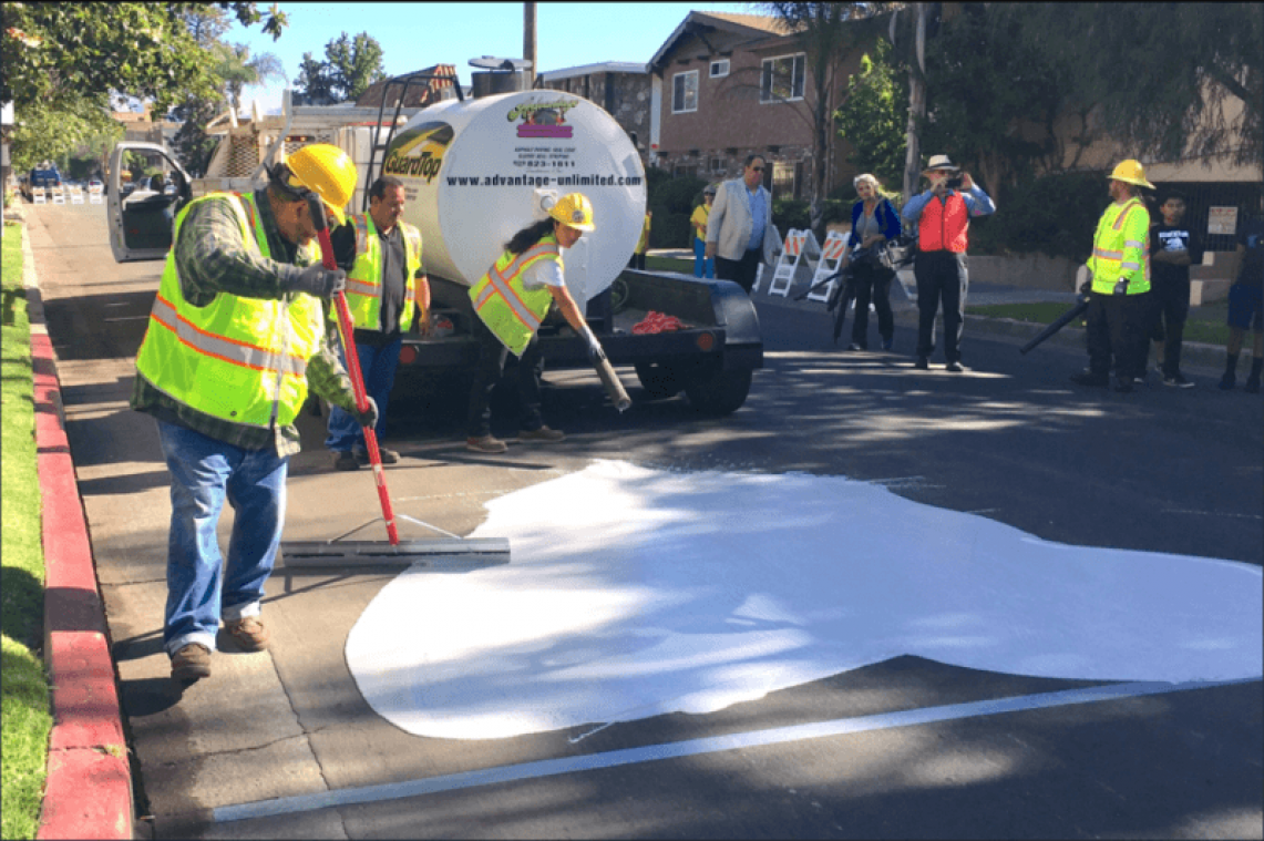 Los Angeles schildert straten tegen opwarming van de aarde