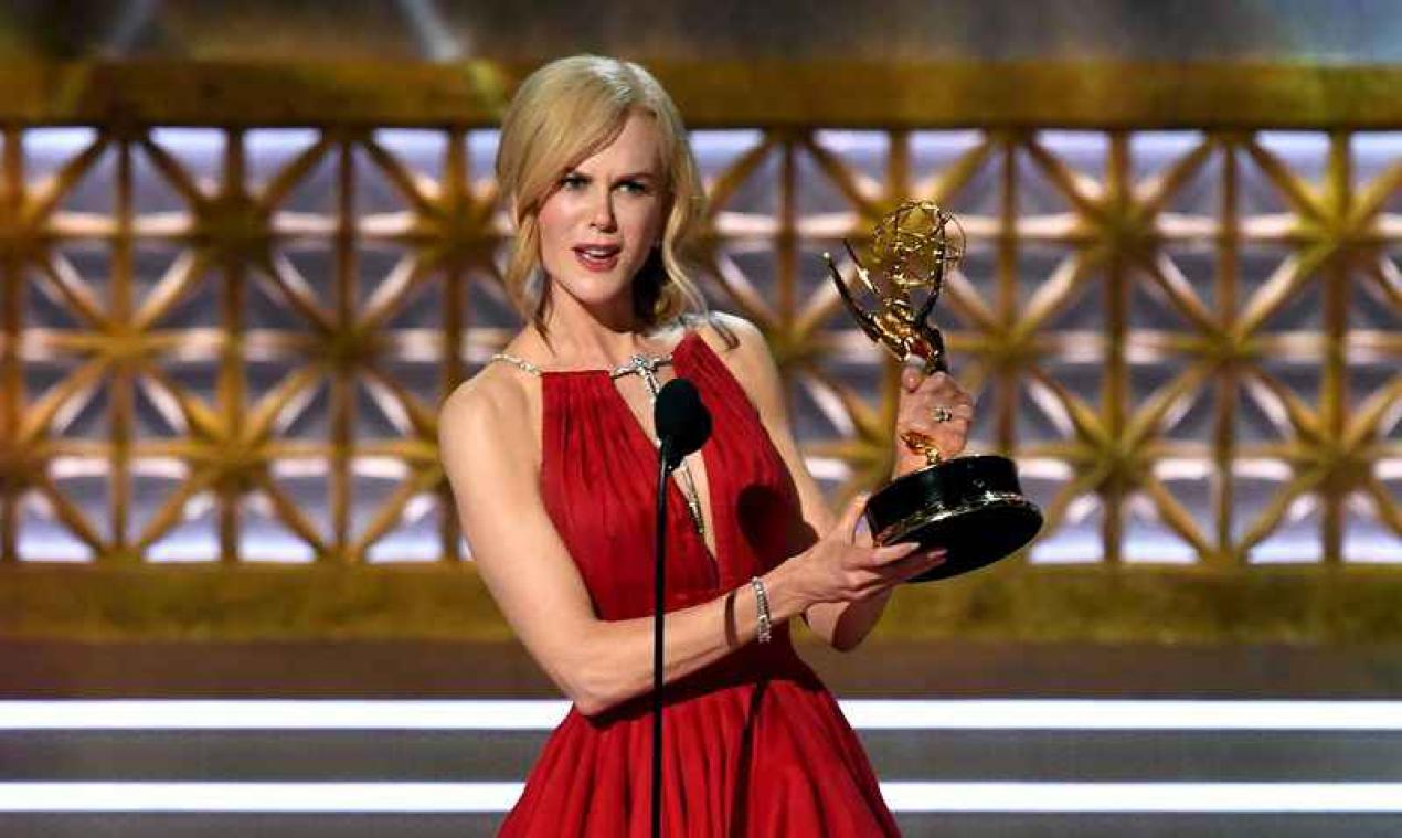 Nicole Kidman steelt de show tijdens de Emmy's