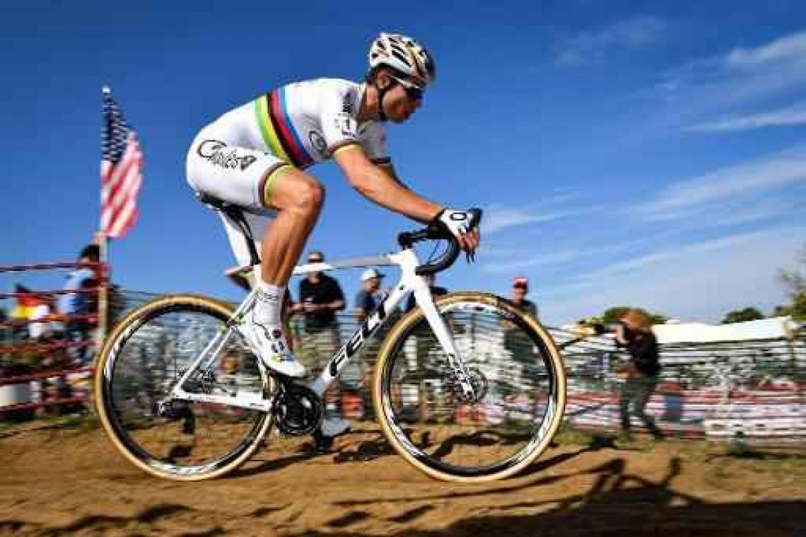 Ontgoochelde Wout van Aert werkt naar volgende cross in Waterloo toe