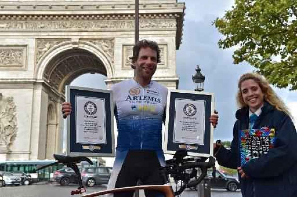 Record: Schot fietst de wereld rond in 79 dagen