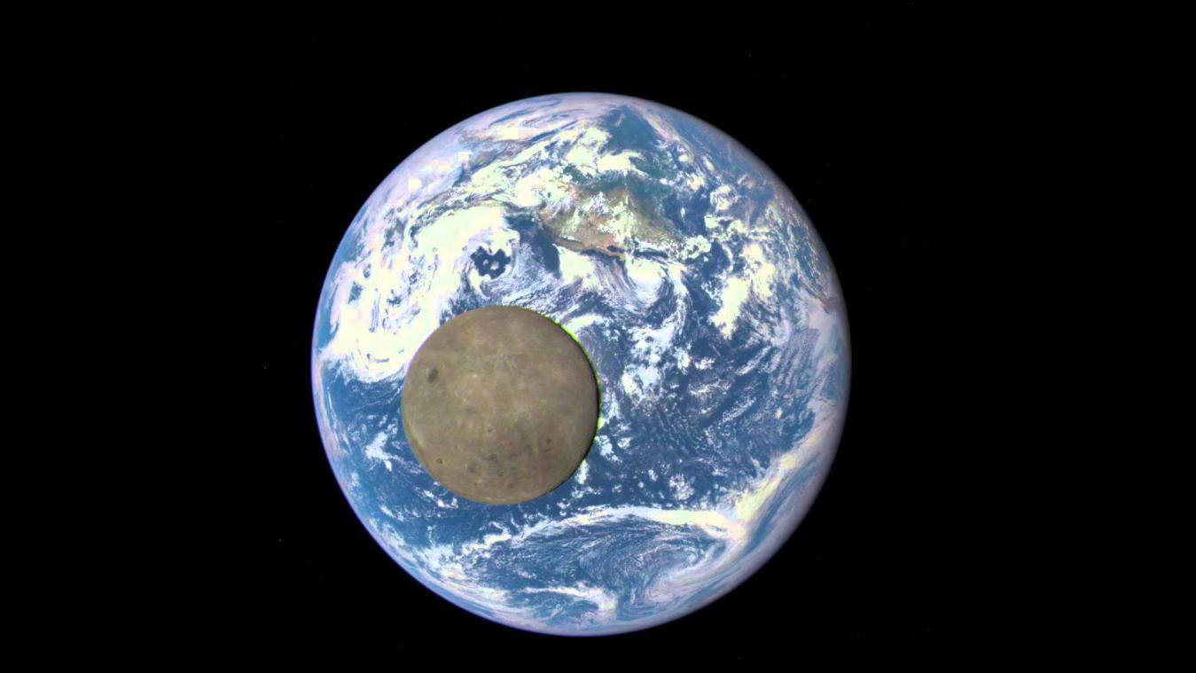 NASA toont unieke beelden van de achterkant van de maan