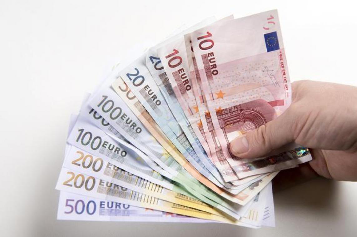 Wereldeconomie flakkert voor het eerst in zes jaar op