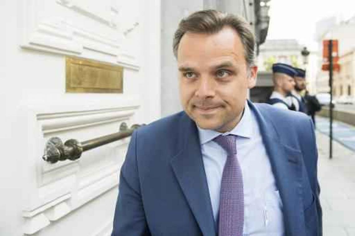 De Backer gestart met tweede scholentournee rond privacybewustwording