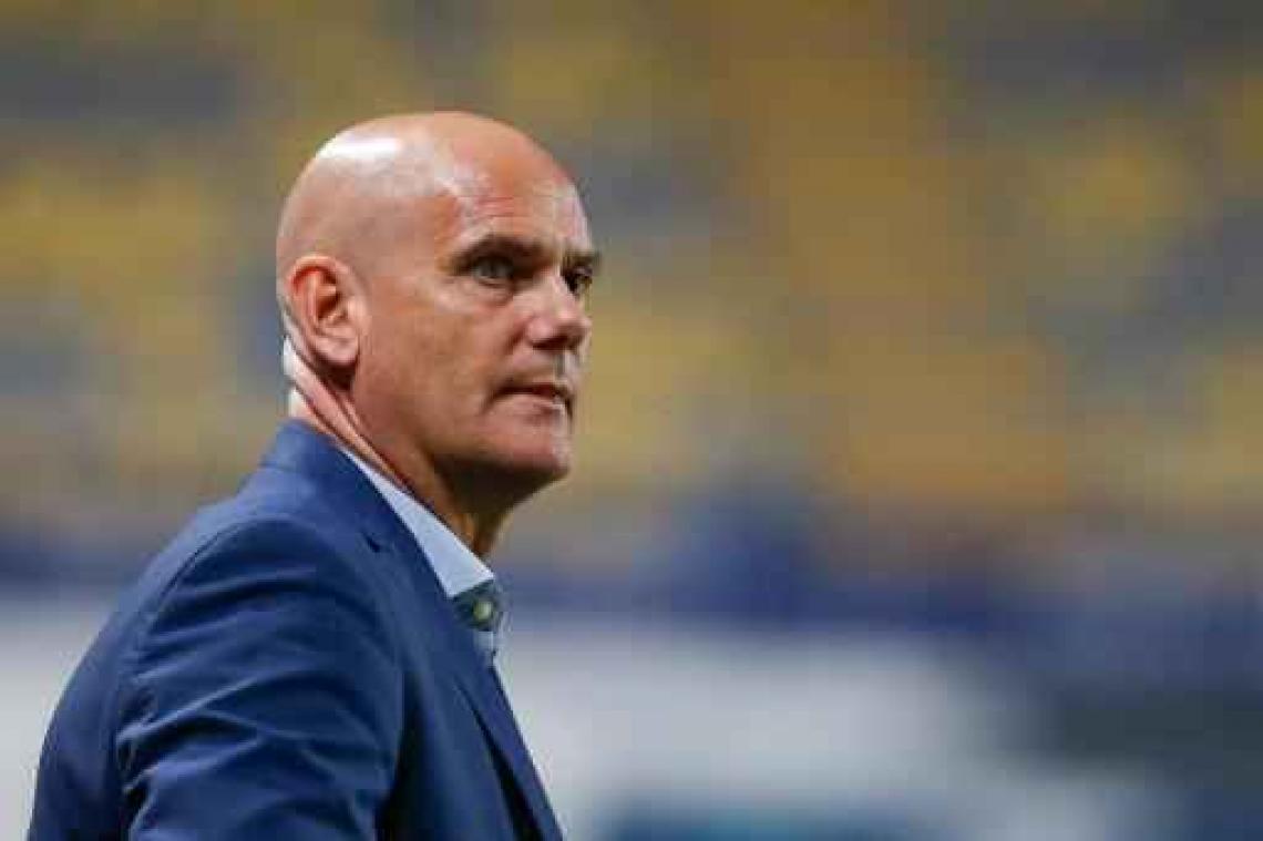 OHL ontslaat coach Dennis van Wijk en kiest Nigel Pearson (ex-Leicester) als vervanger
