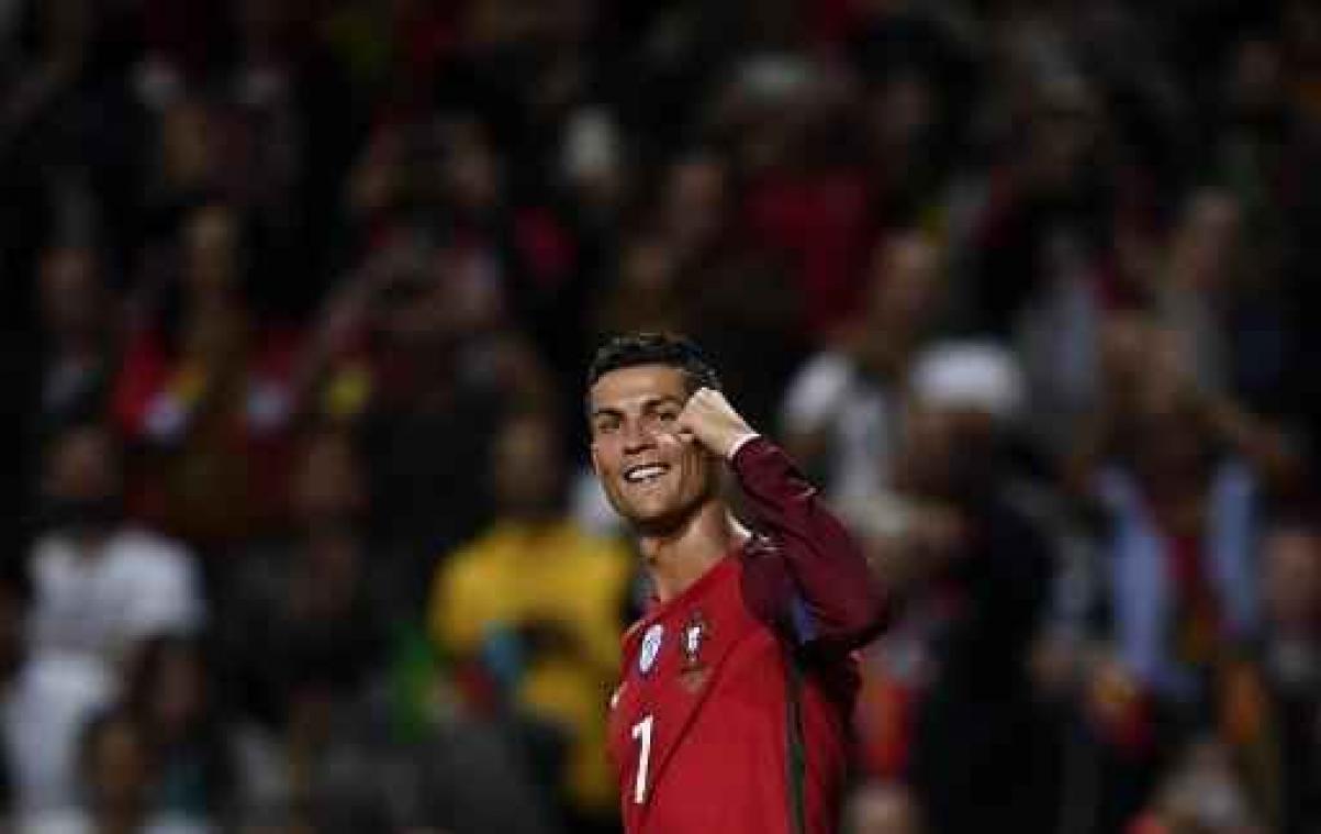 Ronaldo, Messi en Neymar nog in de race voor titel van Speler van het Jaar