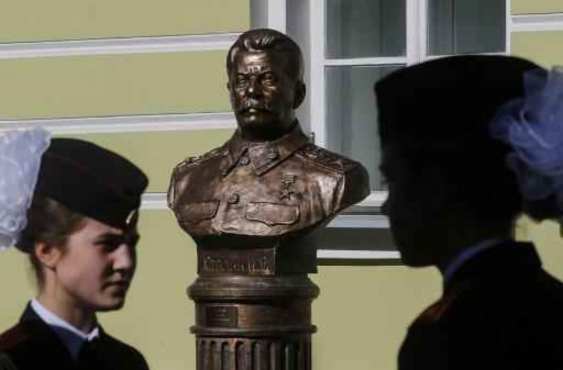 Stalin-buste officieel ingehuldigd in Moskou