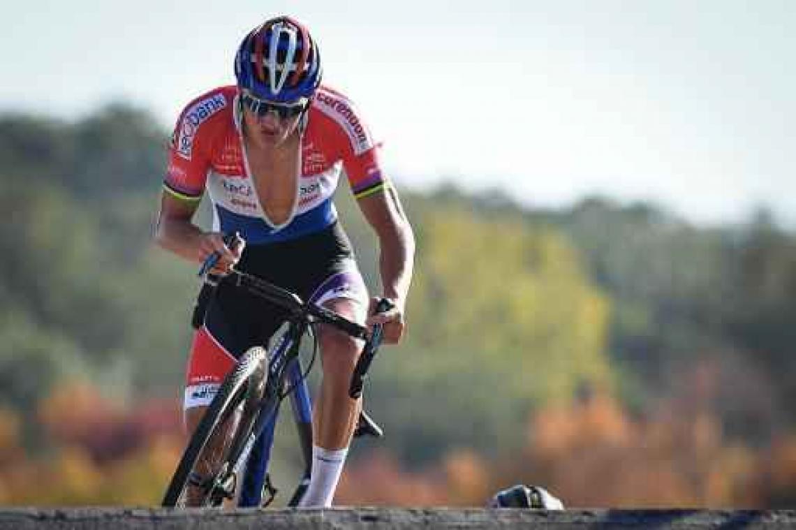 Mathieu van der Poel wint voorbereidingscross in Waterloo