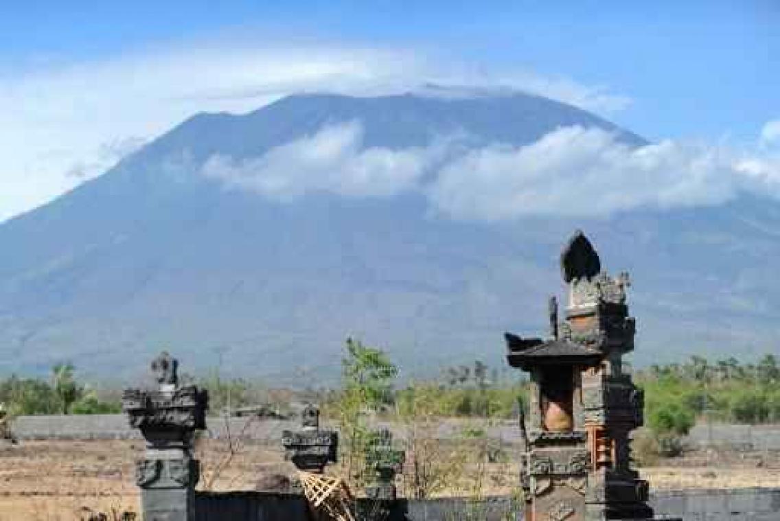 Meer dan 14.000 bewoners vluchten voor mogelijke vulkaanuitbarsting op Bali