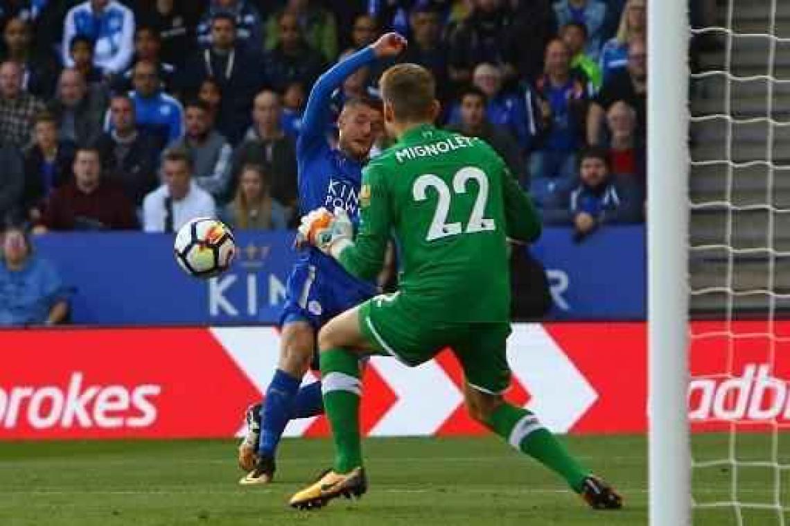Belgen in het buitenland - Liverpool pakt tegen Leicester volle buit na strafschopsave Mignolet