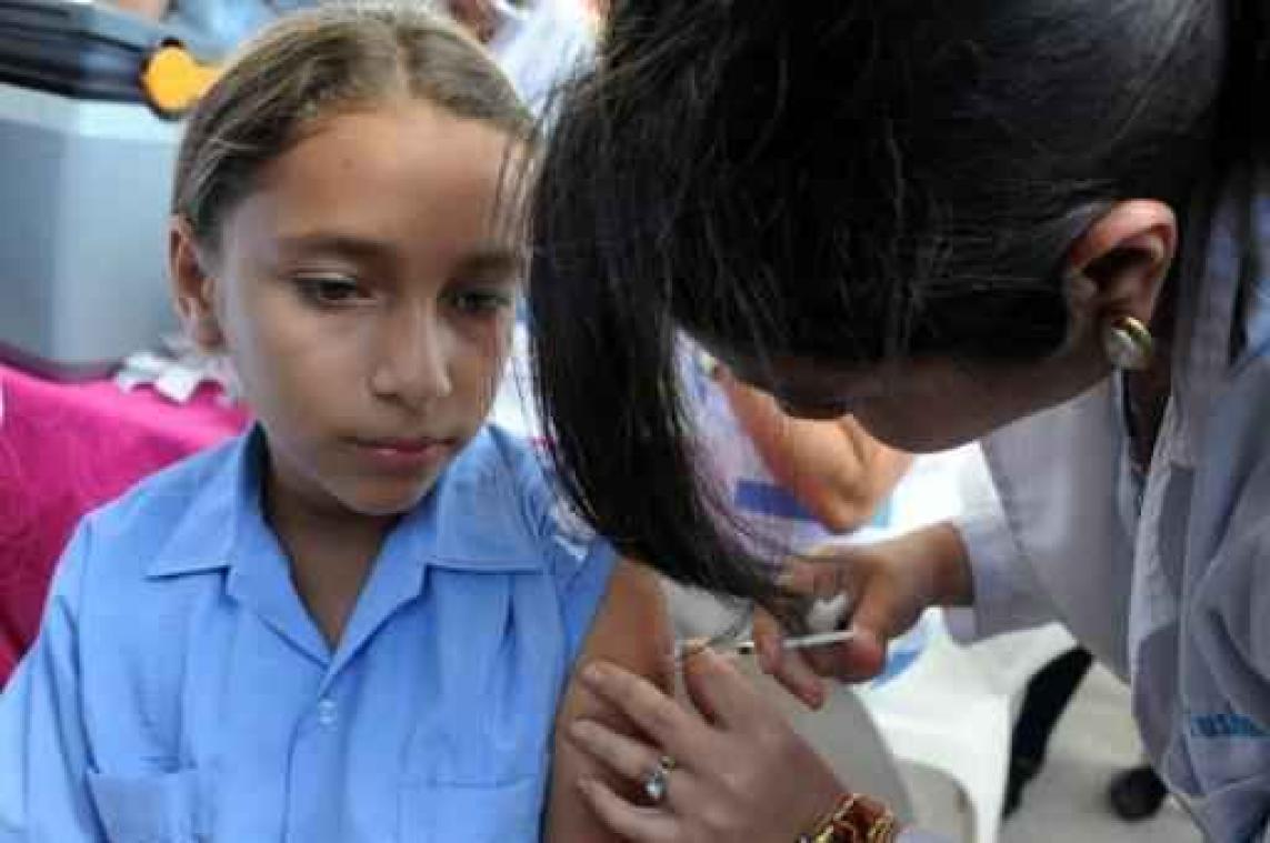 Ook jongens moeten zich tegen HPV laten vaccineren