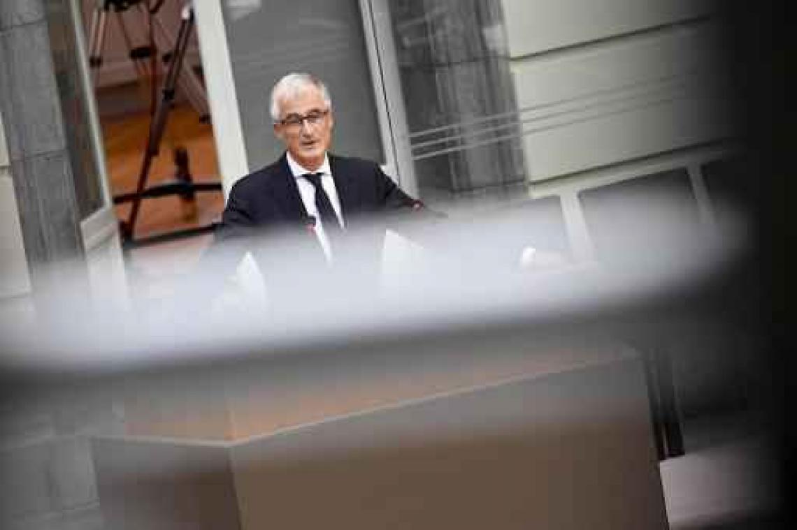 Oppositiepartijen hekelen "goednieuwsshow" van Bourgeois
